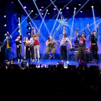 Wake Up With BWW 10/4: AMERICAN UTOPIA Begins Previews, and More! Image