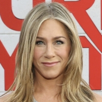 Photos: Jennifer Aniston & More at MURDER MYSTERY 2 Premiere Photo