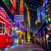Tinsel Christmas Pop-up Bar Brings A White Christmas To 12th Street Photo