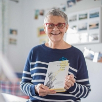 Exclusive Reading By Yorkshire Dementia Campaigner Wendy Mitchell Comes to Leeds Play Photo