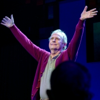 Photos: Billy Crystal & Company Take First Bows in MR. SATURDAY NIGHT Photo