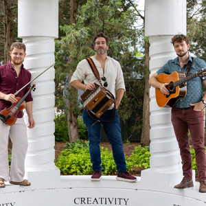 Irish Trio Socks In The Frying Pan To Embark on Coast-to-Coast US Tour Photo