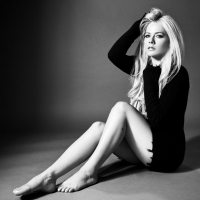 Avril Lavigne Cancels Upcoming Asia Tour Dates Due to Coronavirus Concerns Video