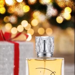 Dionne Warwick to Relaunch DIONNE Fragrance for Holiday Season Photo