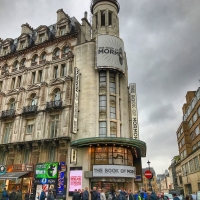 Wake Up With BWW 12/15: London Theatres Shut Down Again, and More Image