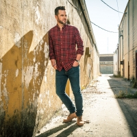 David Nail Brings Intimate Acoustic Set To Downtown Woodstock Video