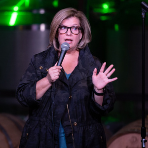 Kelly MacFarland Headlines Comedy Night at Slater's Photo