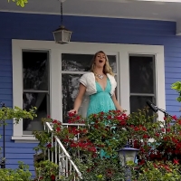 VIDEO: Opera Singer Victoria Robertson Performs From Her Front Porch Photo