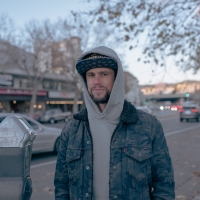 Dan Hoyle of TALK TO YOUR PEOPLE at The Marsh Explores the Messiness of Our Shared Hu Interview