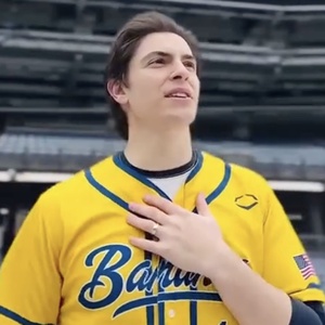 Video: Derek Klena Joins Dancing Baseball Team, Savannah Bananas Photo