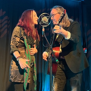 THE BLACK FEATHERS Return to Newtons Allen Center for U.S. Tour Stop Photo