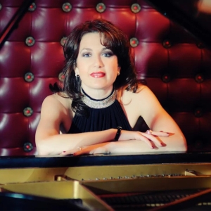 Review: Alexis Cole Celebrated New York City at 54 Below Photo