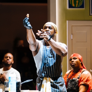 Review: THE HOT WING KING, National Theatre Photo