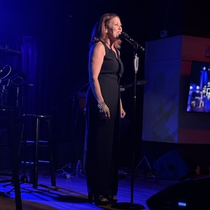 Review: Lisa Yaeger's JERSEY GIRL Brings the Hits to NYC at Green Room 42