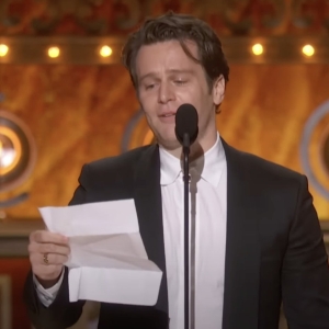 Video: Jonathan Groff Accepts Tony Award For MERRILY WE ROLL ALONG