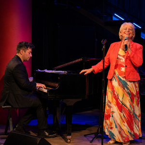 Review: Stephanie Nakasian Brings Warmth and Depth to Chelsea Table + Stage