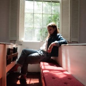 Oh Louise Premieres New Single DO YOU LIE TO EVERYONE Photo