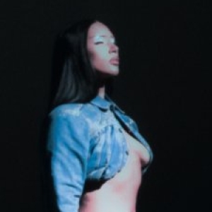 Naomi Sharon Releases Her Debut Album 'Obsidian' Photo