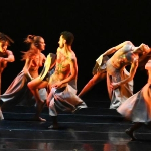 El Centro De Producción De Danza Contemporánea Lleva Bajo La Sombra Del Alba Al Tea Photo