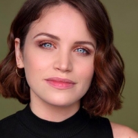 Wake Up With BWW 2/14: Lindsay Pearce and Sam Gravitte Join WICKED, and More! Image
