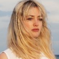 Alison Sudol ('Fantastic Beasts') Releases New Album 'Still Come The Night'