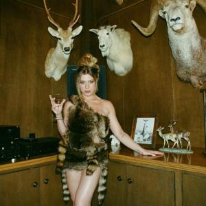 Photos: Slayyyter Releases New Song 'i think he's got a girl' Photo