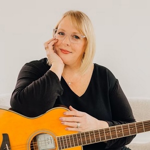 Storytelling Arts Of Indiana To Close 38th Season With JUST ANOTHER DAY Featuring Kim Weit Photo