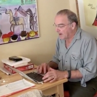 VIDEO: Watch Mandy Patinkin Happily Delete His Wife's 38,000 Unread Emails- 'Nothing  Photo