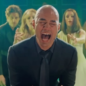 Video: Watch Nicholas Christopher Hold Out a Note For 20 Seconds in CHESS Photo