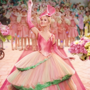 Photos: WICKED: FOR GOOD Character Posters Showcase Glinda and Elphaba Photo