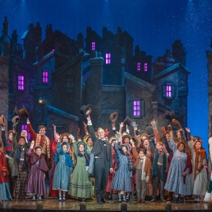 Review: Milwaukee Rep's CHRISTMAS CAROL Continues to Enchant Photo