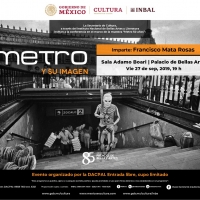 La vida en el Metro es paralela a la ciudad Photo