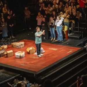 Video: Daniel Radcliffe Takes First Bow in Broadway's EVERY BRILLIANT THING Photo