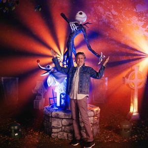 Video/Photos: Chris Sarandon Visits THE NIGHTMARE BEFORE CHRISTMAS Light Trail at the Video