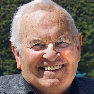 Ronnie Schell, Duke Slater on GOMER PYLE U.S.M.C., Dies at 94 Photo