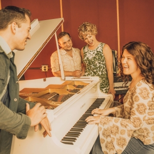 Review: BEAUTIFUL: THE CAROLE KING MUSICAL at Garden Theatre Photo