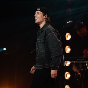 Max McNown Embarking on 'The Summer Vacation Tour' This Summer Photo