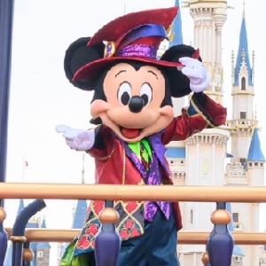 Feature: DISNEY HALLOWEEN at Tokyo Disney Resort