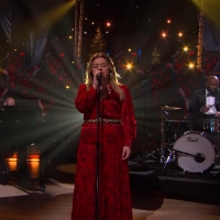 VIDEO: Kelly Clarkson Performs 'Have Yourself A Merry Little Christmas' Video