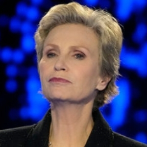 Jane Lynch Returns to WEAKEST LINK on NBC This Spring Photo
