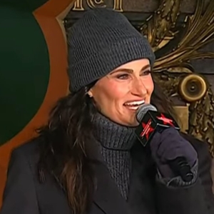 Video: Idina Menzel Sings from REDWOOD and More at the Macy's Thanksgiving Day Parade
