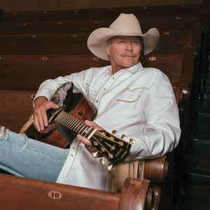 Carrie Underwood & Luke Bryan Join Alan Jackson's Farewell Show Photo