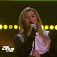 VIDEO: Kelly Clarkson Performs Lauv's 'I Like Me Better' Video