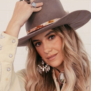 Coors Light Partners With Country Superstar Lainey Wilson For Multi-Year Partnership  Photo