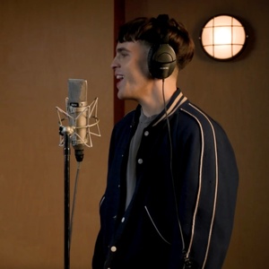 Video: Taylor Trensch & Gabi Carrubba Sing 'Mine, All Mine' from BAT BOY