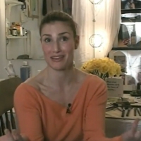 VIDEO: AP Entertainment Shares Interview Footage of Idina Menzel & Kristin Chenoweth  Photo