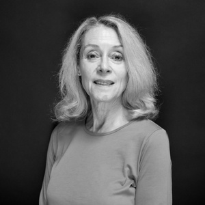 Interview: 'It Has To Be Fresh”: Director and Choreographer Lynne Hockney on Revivi Photo