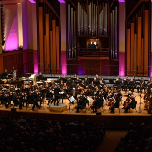 Review: MORLOT, SEATTLE SYMPHONY CAPTIVATE IN ALL-FRENCH PROGRAM at Benaroya Hall Photo