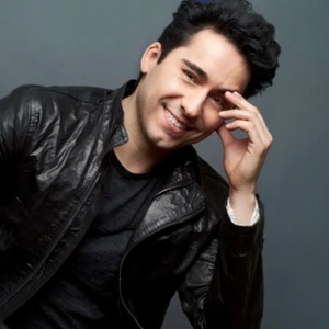 Plaza Theatre Adds Tony-Winner John Lloyd Young To 2026-27 Line-Up Photo