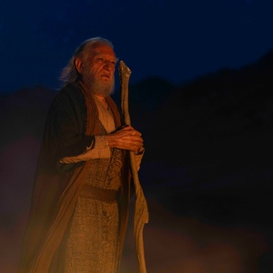 Video/Photos: Ben Kingsley is Moses in New HOUSE OF DAVID Companion Special Video